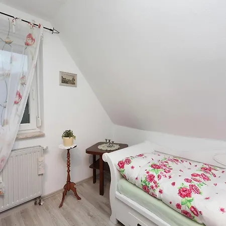 Gemuetliche Mit Kamin In Dresden-freital Rabenau