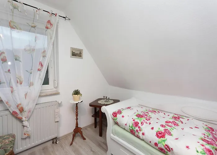 Gemuetliche Mit Kamin In Dresden-freital Rabenau